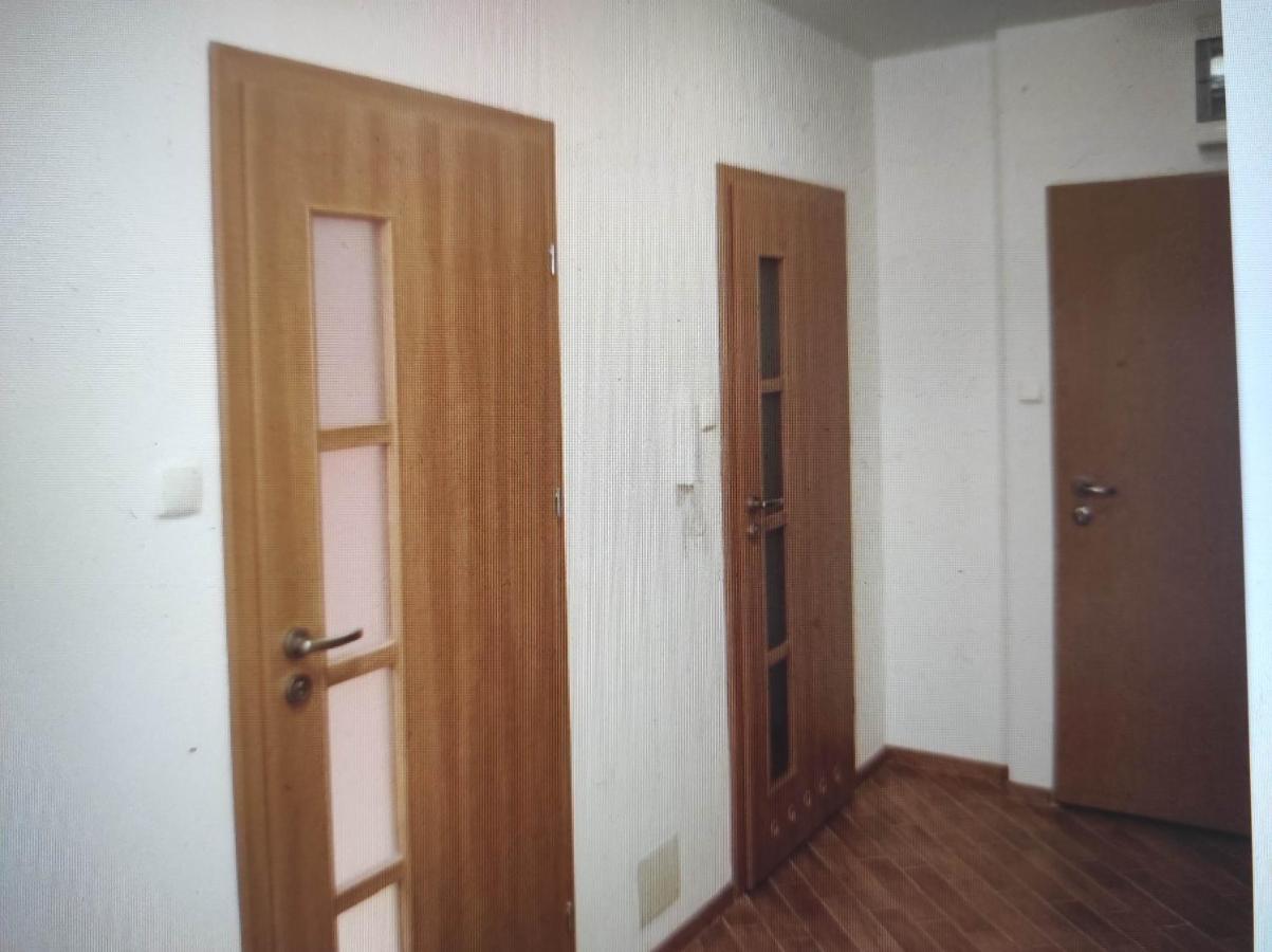 Nice Room With 2 Shared Bathrooms ,Wc , 2Km To Old Town -100M From Metro Szwedzka Varsovie Extérieur photo
